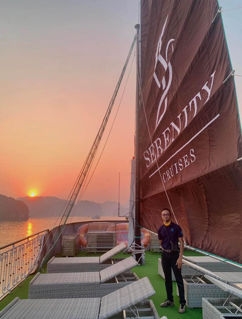 Hoàng hôn trên tàu Serenity Premium